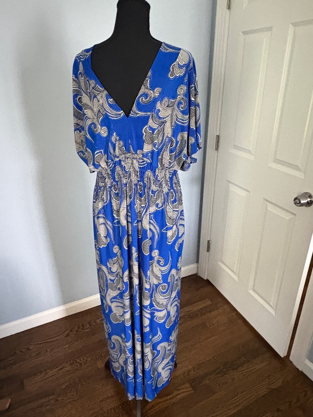 Blue Paisley V-Neck Maxi Dress - Picture 2 of 6